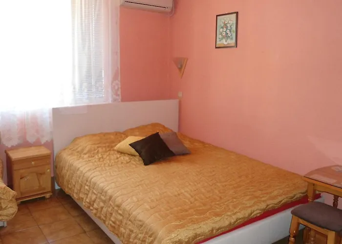 Kъща за гости садала 3*